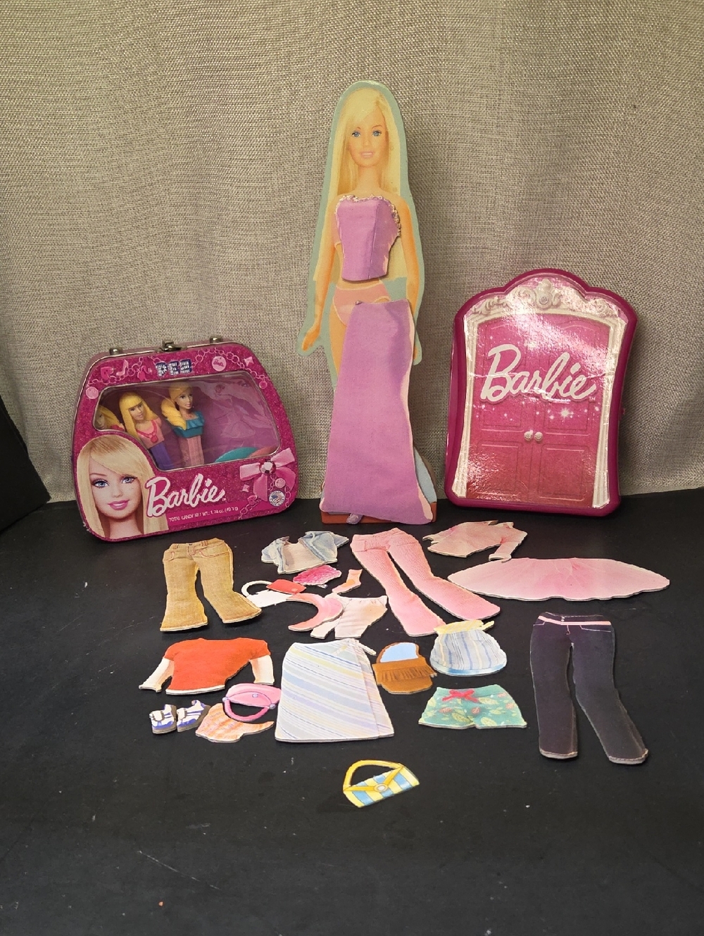 Barbie Magnetic Fashion Doll Playset With Stand,Pez, Closet W/magnetic Dolls